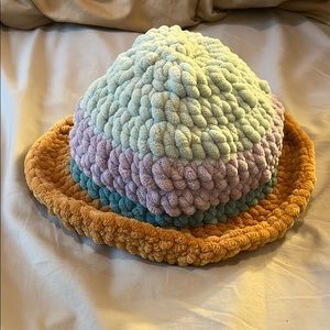 Stripped knit bucket hat